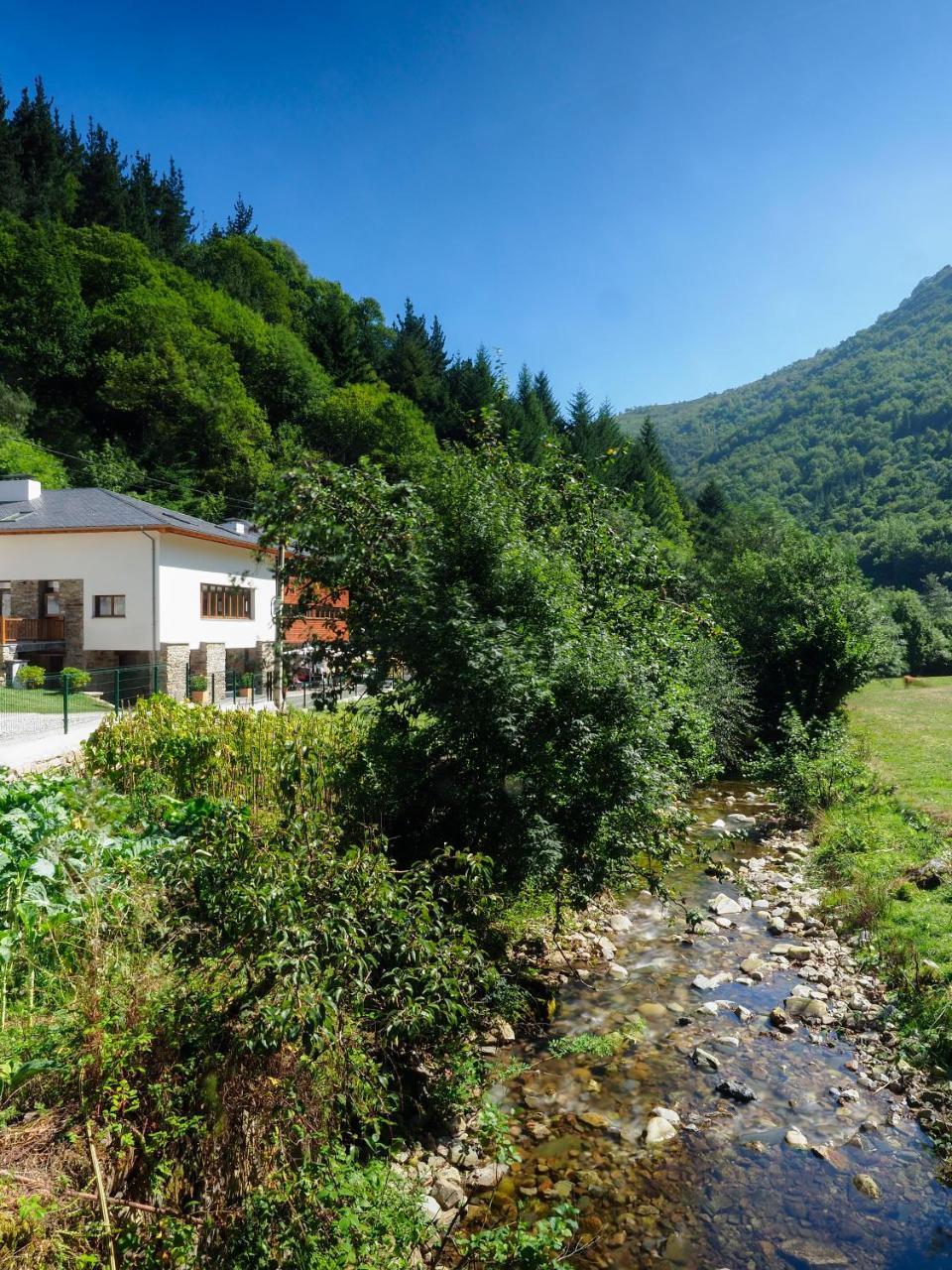 Hotel Rural Las Montanas De Pumar Besullo Exterior photo