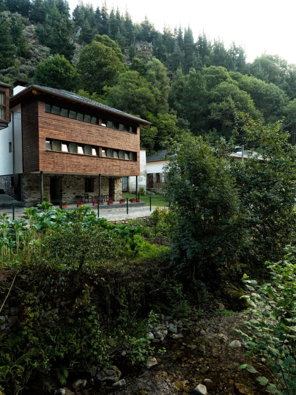 Hotel Rural Las Montanas De Pumar Besullo Exterior photo