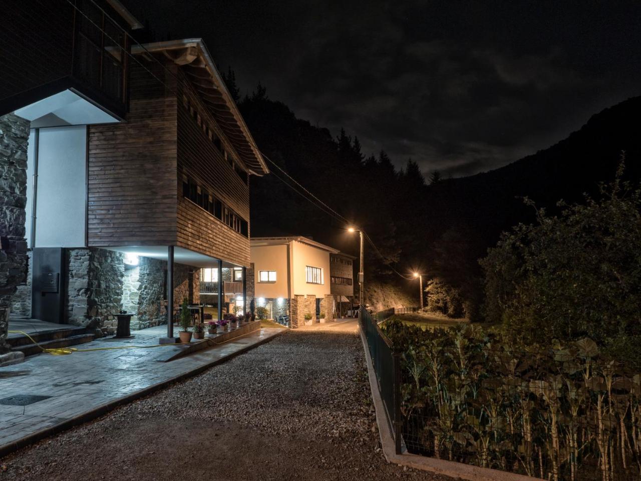Hotel Rural Las Montanas De Pumar Besullo Exterior photo
